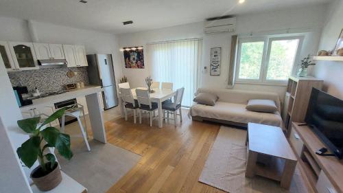 Apartment Mariela, Murter