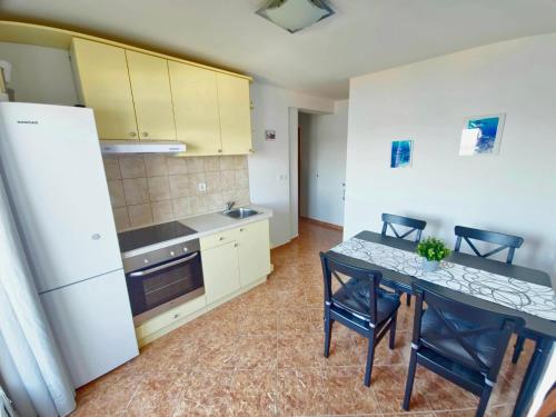 Kuchyň nebo kuchyňský kout v ubytování Apartment Jelena