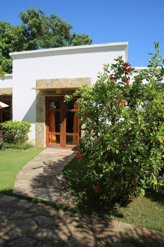 Ein Garten an der Unterkunft Acacia Tree Garden Hotel