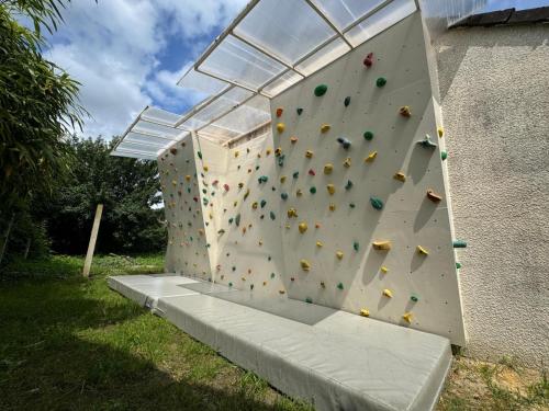 Photo de la galerie de l'établissement ARconciergerie Maison de grimpeurs aux portes de la forêt, à Buthiers