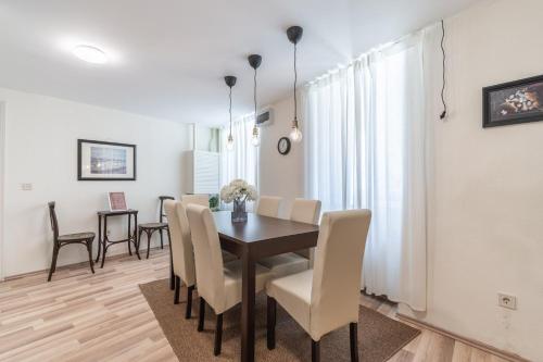 Comfy & Homy Vibe Apartment in the Heart of Budapest 1074 Budapest, Rákóczi út 78 kép - 3