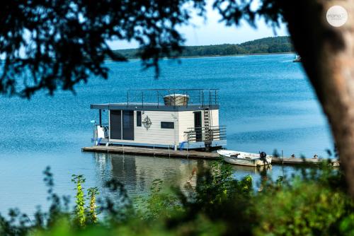 Domek na wodzie - HAUSBOOT - Domek pływający -CHARZYKOWY
