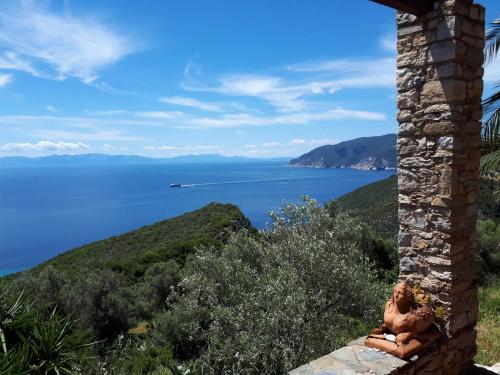 Imagen de la galería de Elma's Houses - Terrace Studio Aliki, en Centro histórico de Alónnisos