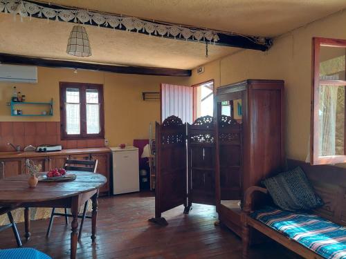 Imagen de la galería de Elma's Houses - Terrace Studio Aliki, en Centro histórico de Alónnisos