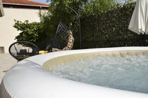 Apartment Relax with private hot tub Split Area