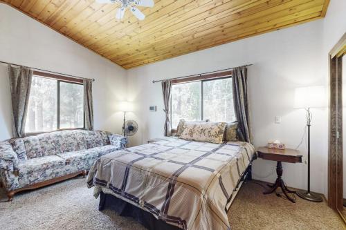 Postel nebo postele na pokoji v ubytování Vintage Chalet