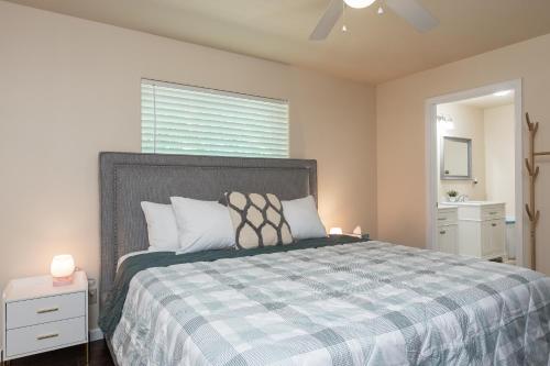 Ένα ή περισσότερα κρεβάτια σε δωμάτιο στο Birch Hill Homestay