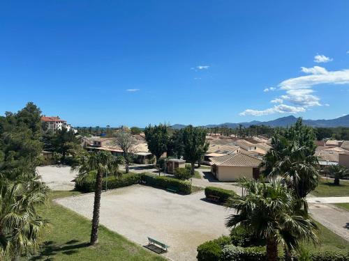T2 Mezzanine Saint-Cyprien: Proche Plage, Parking Sécurisé, Équipé, Animaux Acceptés - FR-1-793-6