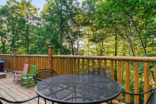 Deja View Serene Mountain Cabin for a Family Get-away with a Hot tub Sauna Fire pit that is Pet Friendly photo 23