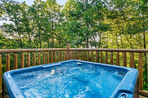 Deja View Serene Mountain Cabin for a Family Get-away with a Hot tub Sauna Fire pit that is Pet Friendly photo 20