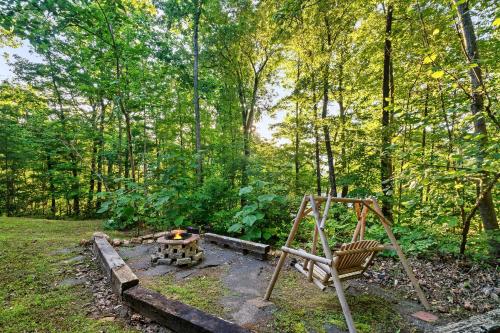 Deja View Serene Mountain Cabin for a Family Get-away with a Hot tub Sauna Fire pit that is Pet Friendly photo 9