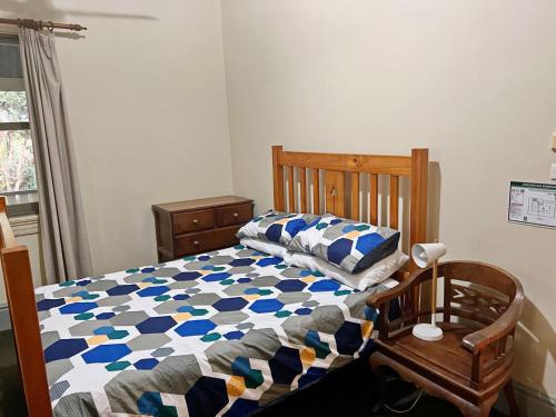 Katil atau katil-katil dalam bilik di Arakoon House 4 - Bring your own linen