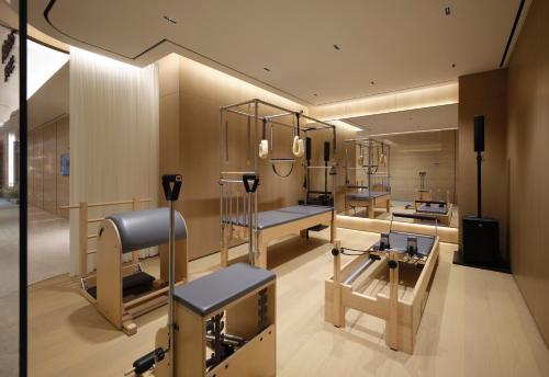 a room with a barber shop with equipment in it at Grand InterContinental Seoul Parnas by IHG in Seoul