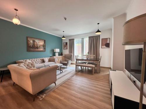 Luxurious 1BR in Burj Views Podium, Downtown