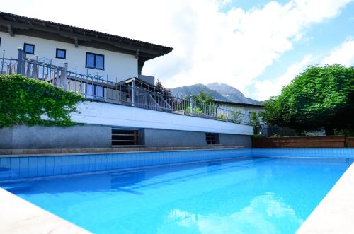 Bazén v ubytovaní Appartements Hitzenbichler alebo v jeho blízkosti