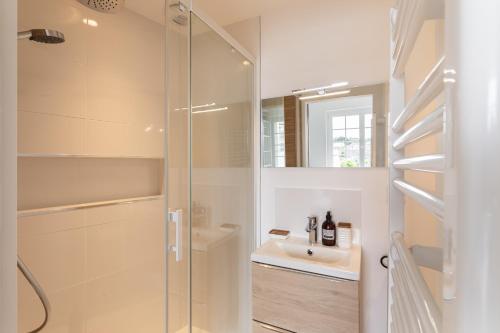 Koupelna v ubytování Le Clos Émeraude - Appt de 30 m² à Dinard
