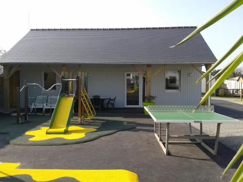 Herní místnost nebo prostor pro děti v ubytování Camping Duguesclin