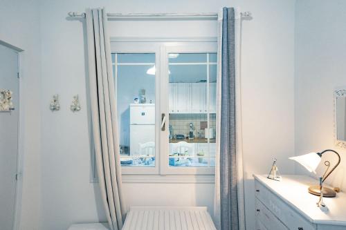 A bathroom at Shades of Blue