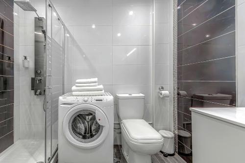 Ένα μπάνιο στο Tenerifeopenhome holiday apartment on the beach