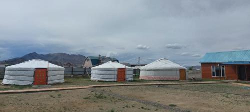 Aisana ger camp