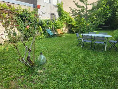 Galeriebild der Unterkunft La Maison Broc'Art in Auxerre