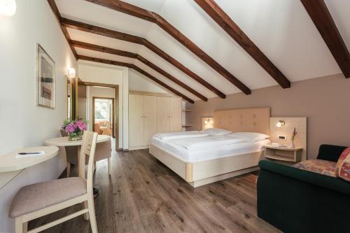 Hotel Garni Sirmian photo 2