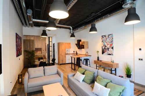 FABRICA DEL LUJO EN EL CENTRO DE MALAGa
