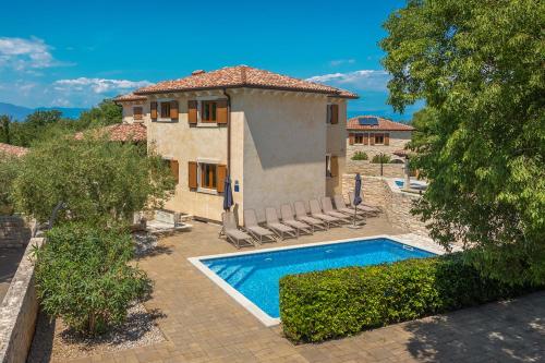 Villa Balatura