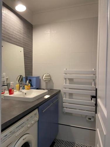 Photo de la galerie de l'établissement Chambre Double Cosy aux Portes de Paris, à Drancy