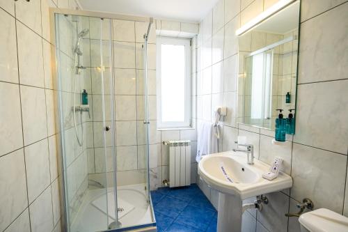 Hotel Bulevardにあるバスルーム