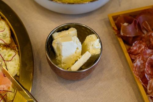 ホテルの敷地内または近くでの食事または食べ物