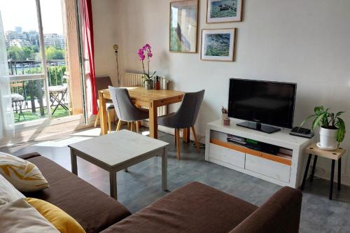 Photo de la galerie de l'établissement Lovely flat Seine view near Paris, à Courbevoie