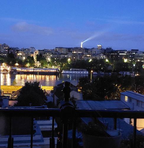 Photo de la galerie de l'établissement Lovely flat Seine view near Paris, à Courbevoie