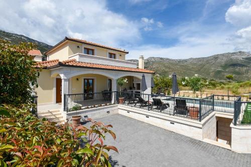 Holiday Villa Perla