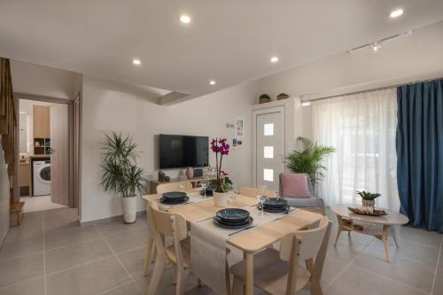 Eranthis Apartment