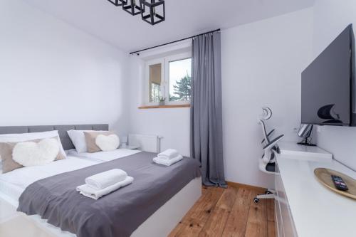 Termy Cieplice Apartment by BookingHost