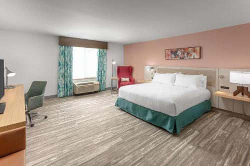 Postel nebo postele na pokoji v ubytování Hilton Garden Inn Columbus