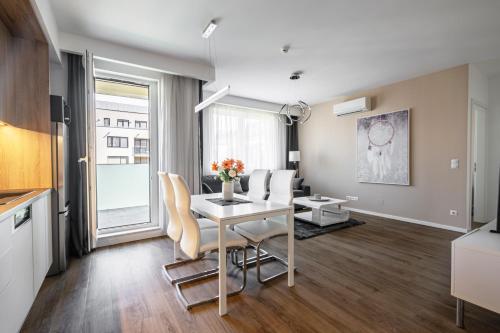 Corvex Apartment with balcony 1082 Budapest, Corvin sétány 5 kép - 3