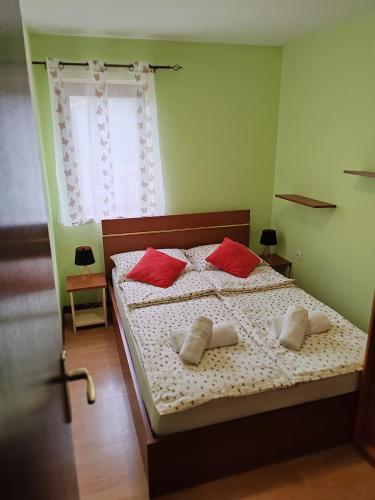 En eller flere senge i et værelse på Miriam