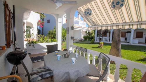 Casa adosada con piscina y jardin PLAYA ROMANA Albert Villas