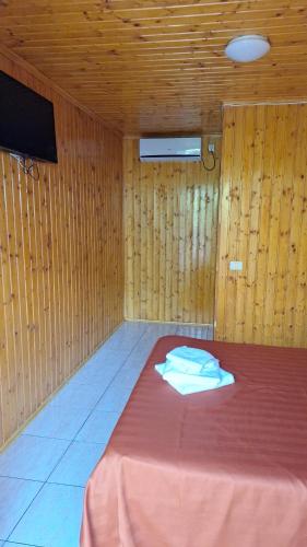 Postel nebo postele na pokoji v ubytování Pensiunea Boris