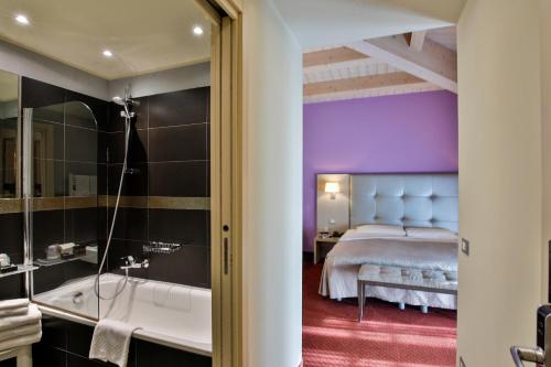 A bathroom at Boutique Hotel Calzavecchio