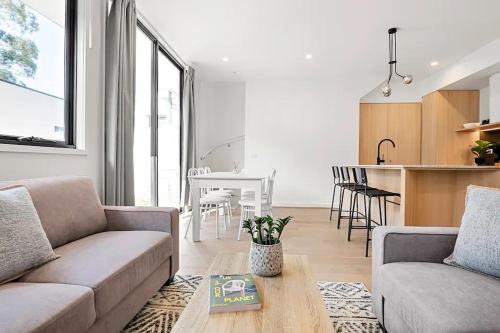 Χώρος καθιστικού στο Executive home in centre of Sunshine