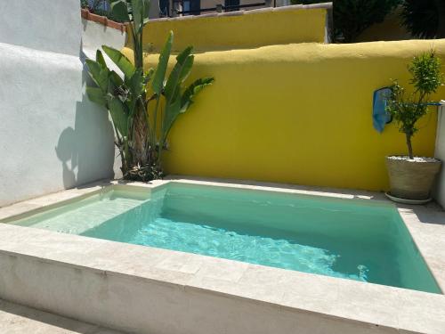 Maison avec piscine bord de mer