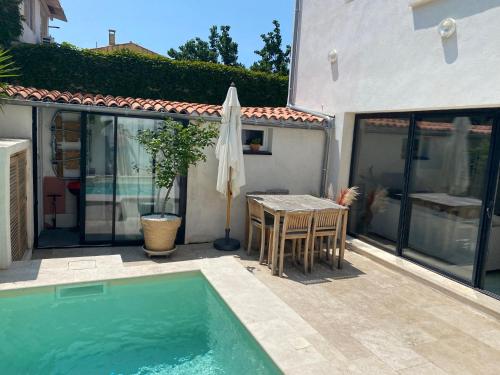 Maison avec piscine bord de mer