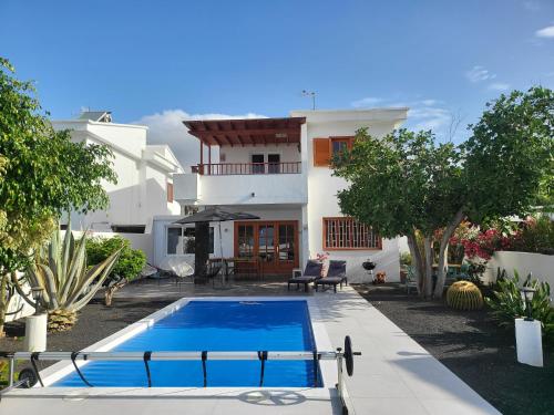 VILLA ANNA With heated pool