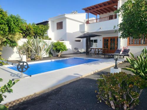 VILLA ANNA With heated pool