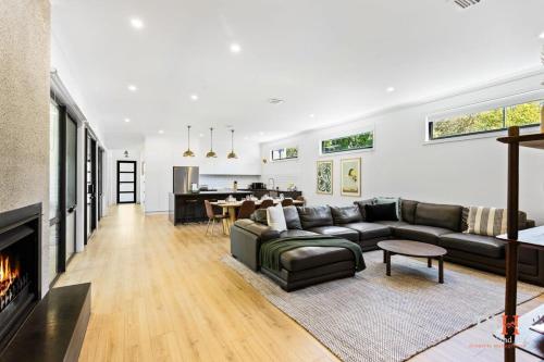 Χώρος καθιστικού στο Luxury Home Sleeps 9 Guests