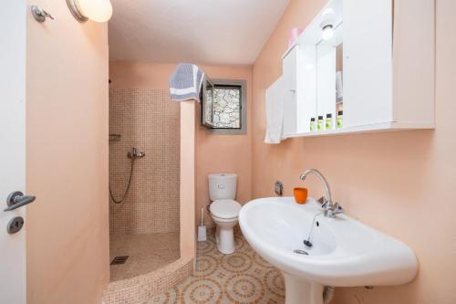 Koupelna v ubytování Eleni Cottage