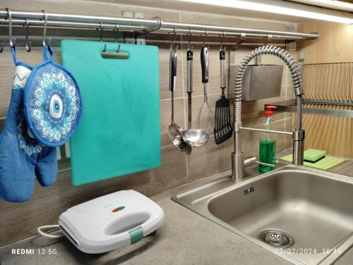 Koupelna v ubytování Havouli Cottage